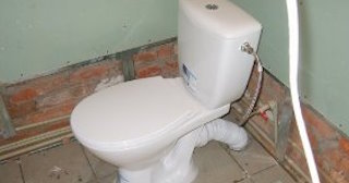 Установка приставного унитаза в Пыть-яхе - монтаж и подключение, СантехДомПть от 5225 рублей